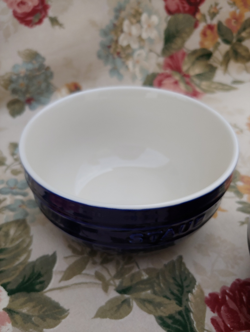 STAUB 2 Piece 6.5 Inch Universal Vitreous Glass Porcelain Bowl Set in Dark Blue - Picture 9 of 11